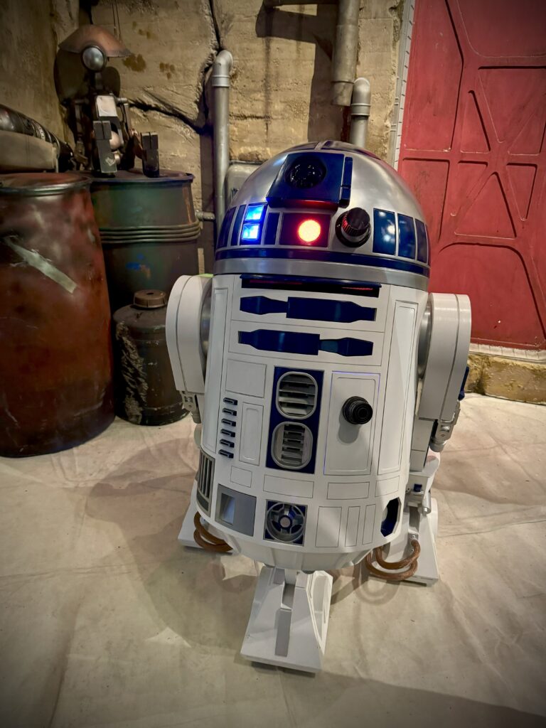 R2D2